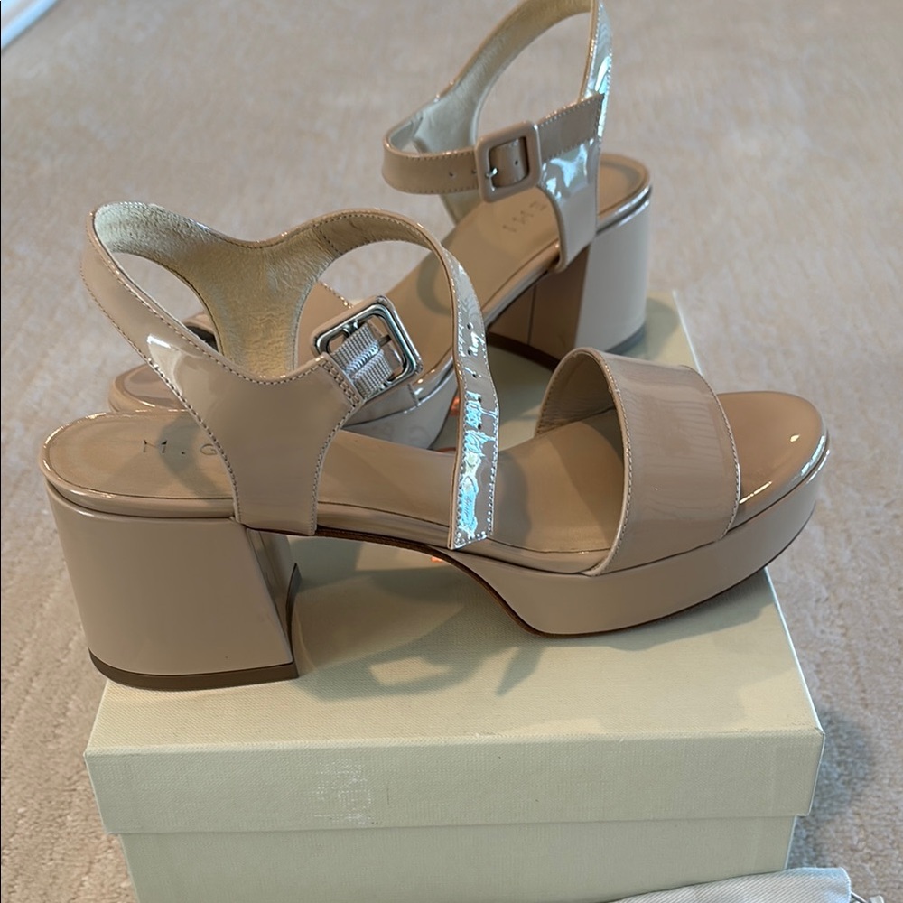 Elegant Beige Block Heel Sandals. M Gemi Patent Nude Never worn Size 38
